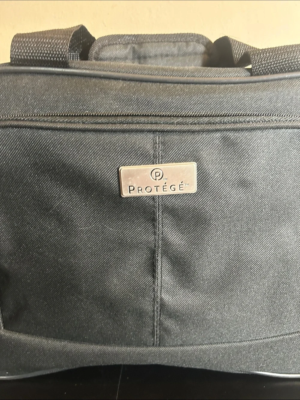 Protege Collection protege black